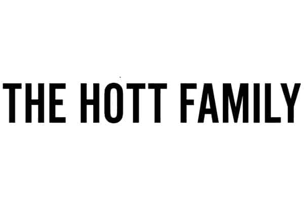 The Hott Family Online